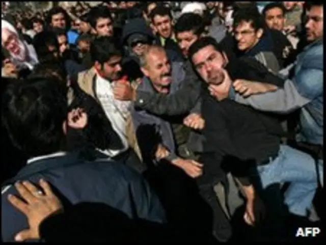 Kericuhan mewarnai perayaan ashura di Teheran, Iran