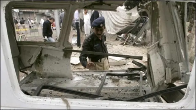 په پاکستان کې د بمونو شنډولو ډله وايي چې دواړه چاودنې د ريموټ کنټرول پر مټ شوې دي