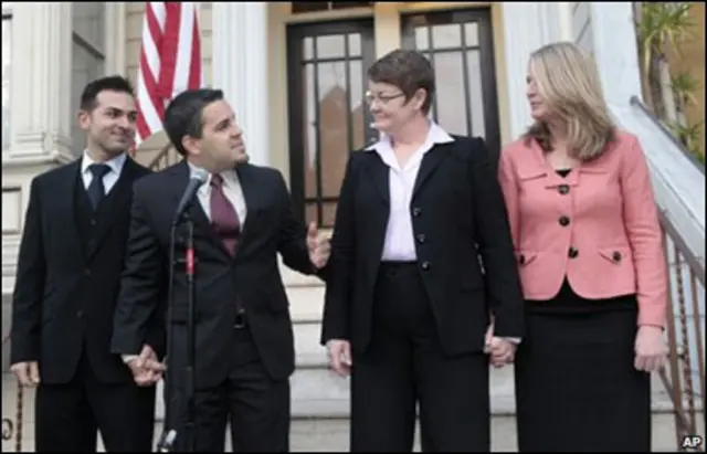 Kristin Perry, Sandra Stier, Paul Katami e Jeffrey Zarrillo