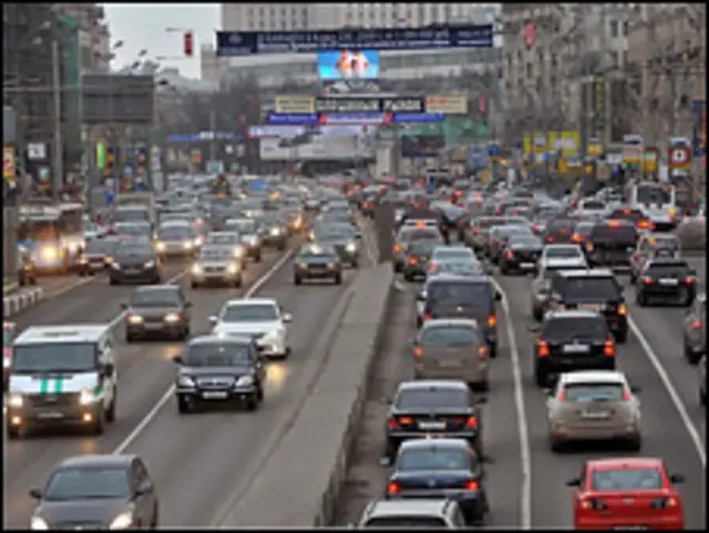 Хакеры показали порно на рекламном экране на Садовом кольце в Москве, образовалась пробка