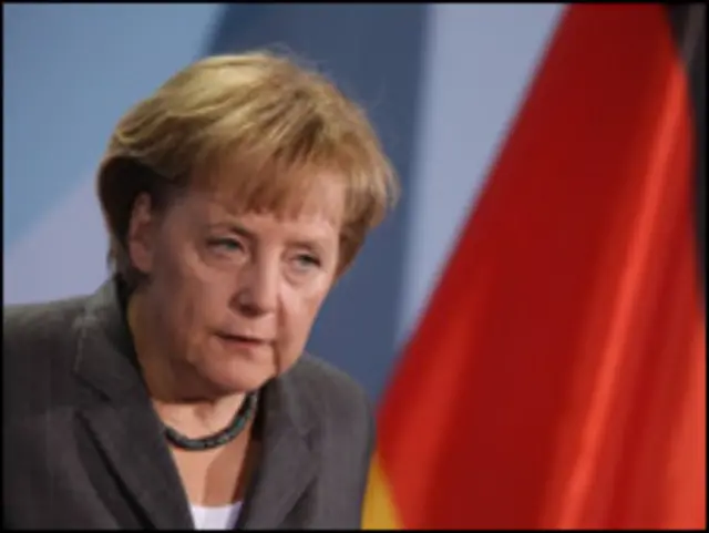 Kanselir Jerman Angela Merkel awalnya tidak setuju membantu Yunani