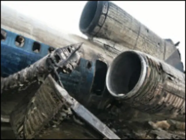 دست کم هفت تن از مسافران هواپیمای سانحه دیده در بیمارستان بستری شده‌اند