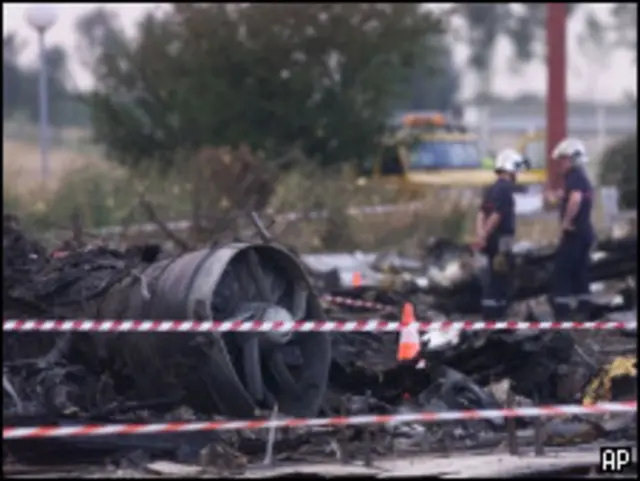 На месте гибели самолета в 2000 г.