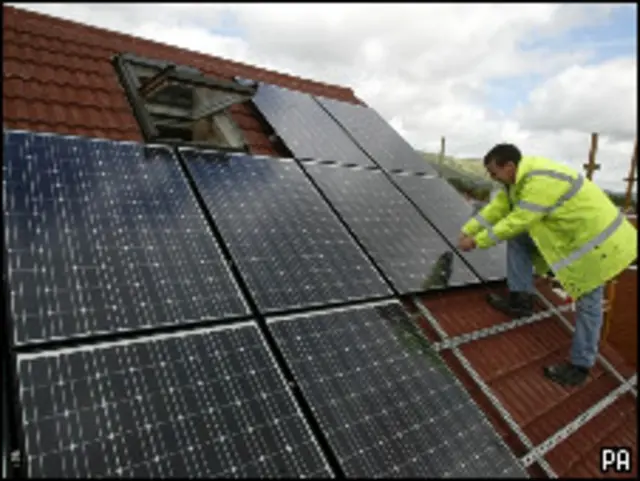 安装太阳能发电板