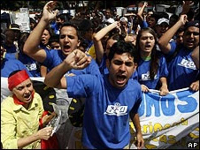 Protesta de estudiantes venezolanos contra el gobierno