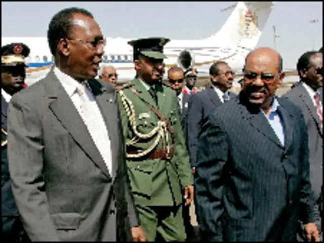 الرئيس السوداني عمر البشير والرئيس التشادي ادريس ديبي في الخرطوم