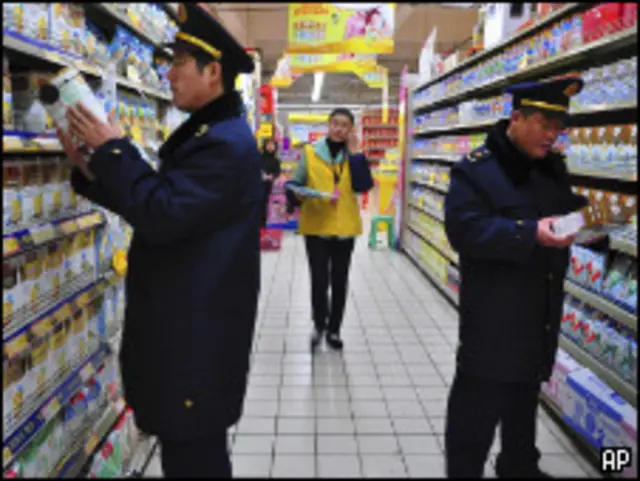 警察查缉毒奶粉