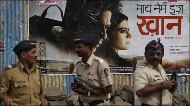 شاہ رخ کی فلم کی سکرینگ کےدوران سیکورٹی