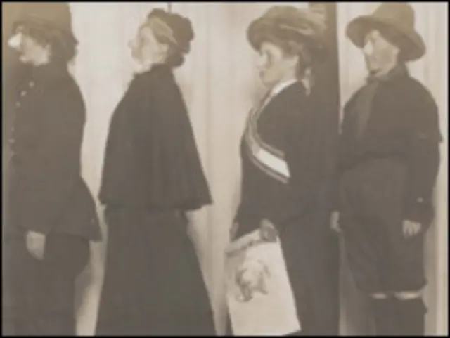 参加女权运动的妇女