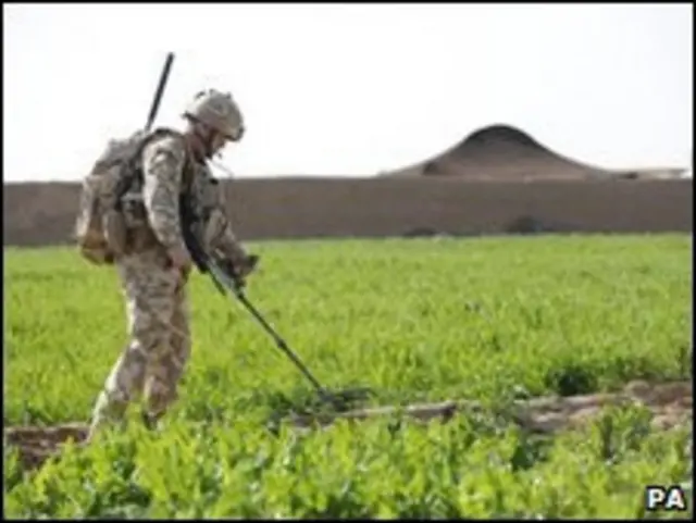 بارودی سرنگوں کے باعث مقامی لوگ علاقے سے نکل نہیں پا رہے