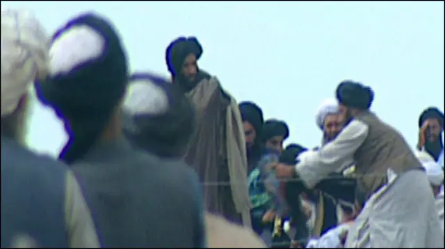 Толибон раҳбари Мулла Умар Покистон ҳудудида яширинаяпти деб кўрилади