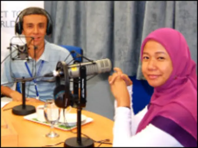 Heyder Affan bersama Prita di studio BBC