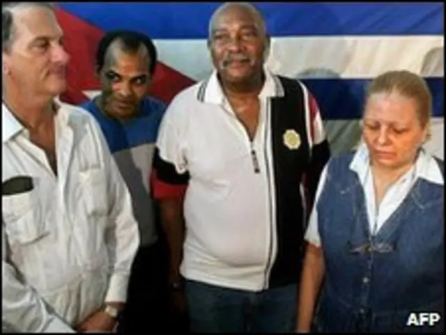 Orlando Zapata (no meio)