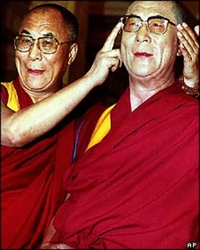 Dalai Lama cũng có óc hài hước