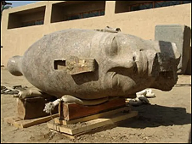 مجسمے کا سر