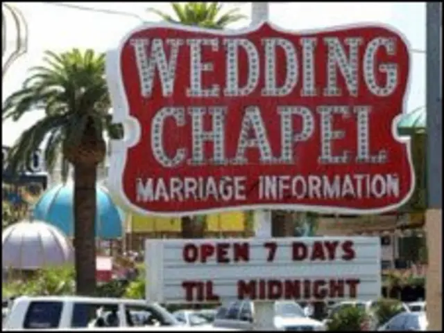 在拉斯维加斯举办婚礼吸引许多旅游者