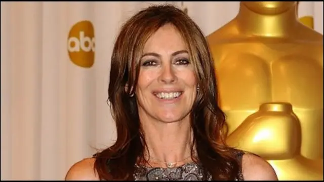 کاترین بیگلو در مراسم هشتاد و دومین جایزه اسکار با فیلم 'مهلکه' برنده بهترین کارگردانی شد