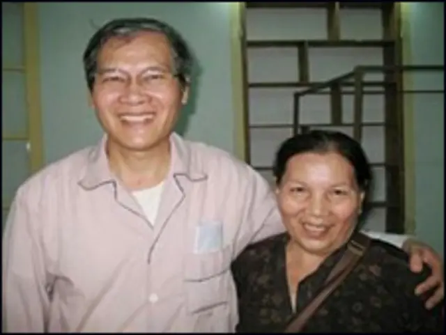 Linh mục Nguyễn Văn Lý và chị gái