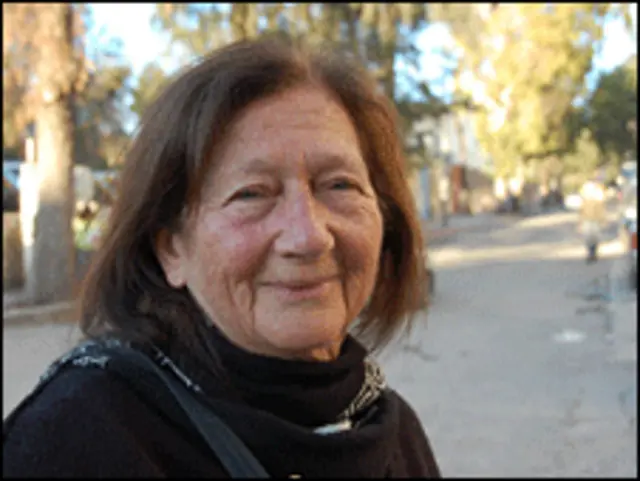 Eva Hoffe, hija de Esther Hoffe