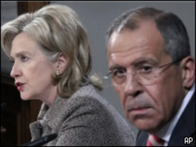 Hillary Clinton y Sergei Lavrov