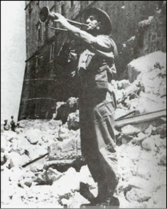 Польский трубач возле взятого Монте-Кассино