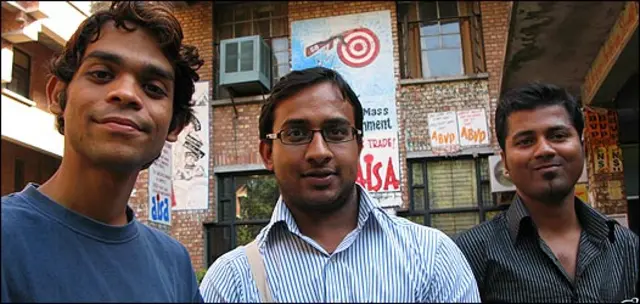 尼赫鲁大学中文系研究生雷光旭、Avinish和Aryan（12/3/2010）