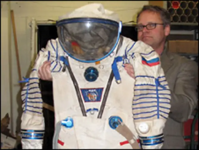 Шон Куинн с самым дорогим лотом космического аукциона