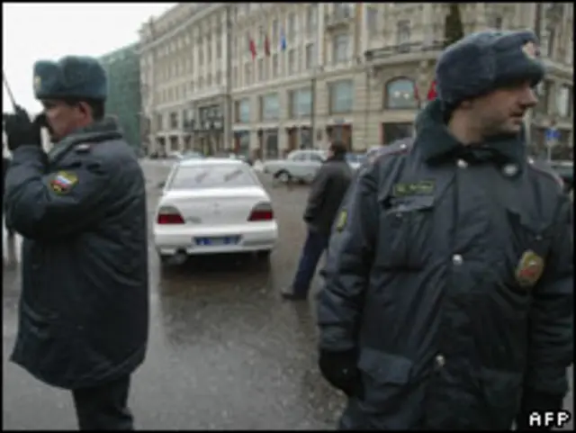 دسمبر دو ہزار تین میں ماسکو میں ایک خاتون کے مبینہ بم حملے میں چھ لوگ ہلاک ہو گئے