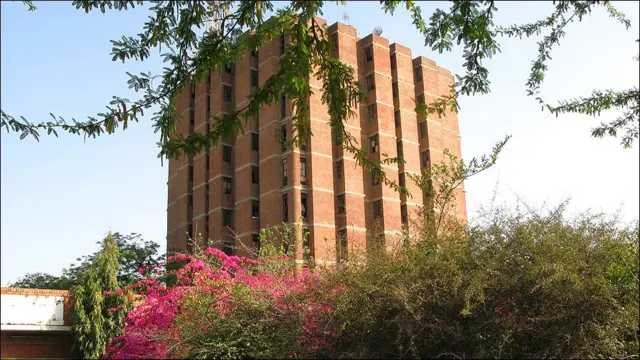 印度新德里尼赫鲁大学图书馆大楼（11/3/2010）