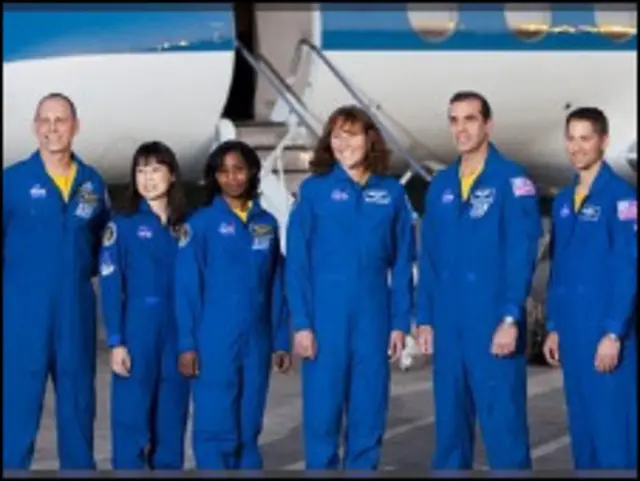 डिस्कवरी के अंतरिक्ष यात्री