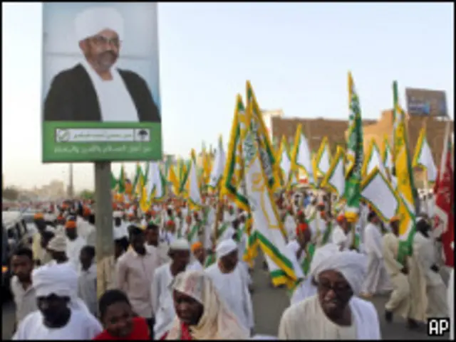 مسيرة للطرق الصوفية تؤيد البشير