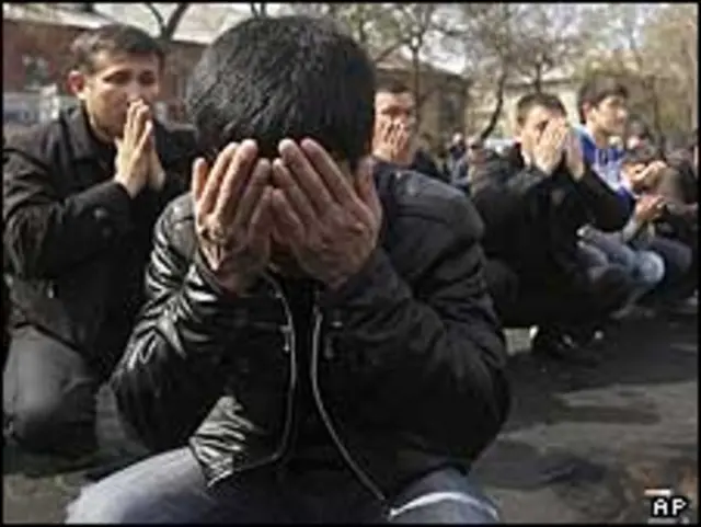 تشييع ضحايا التظاهرات في قرغيزستان