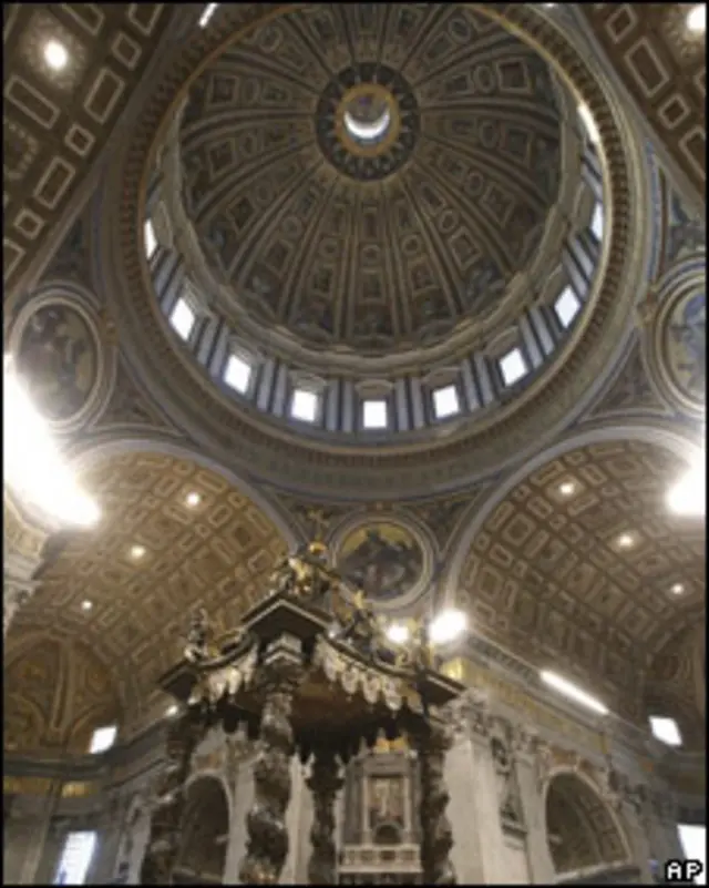 Interior da Basilica de S. Pedro, no Vaticano (arquivo)