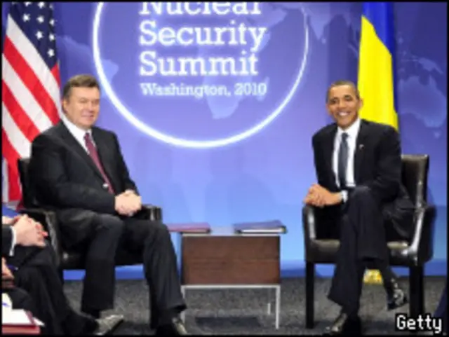 Президенты Украины и США Виктор Янукович и Барак Обама