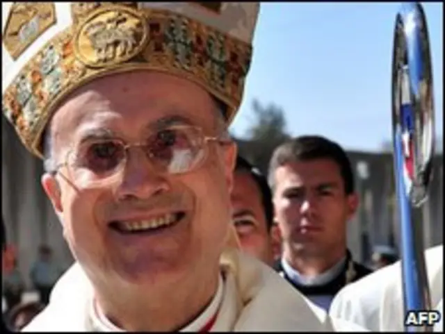 Cardenal Tarcisio Bertone