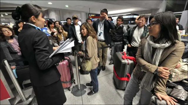 Фоторепортаж: авиасообщение в Европе нарушено