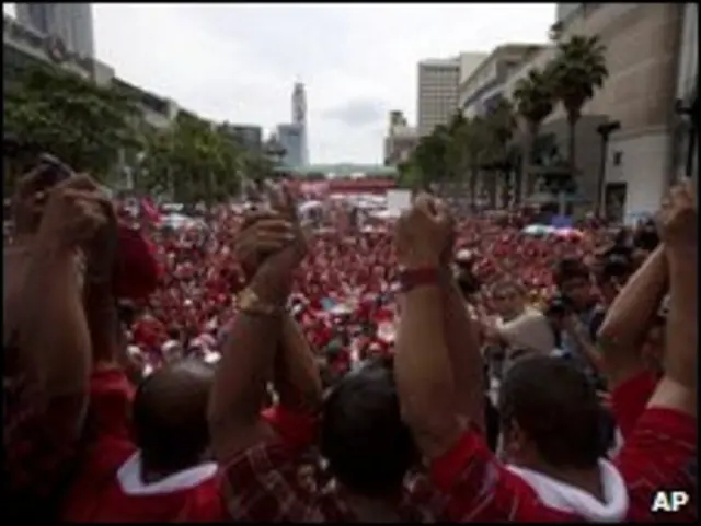Demonstrasi baju merah di Bangkok