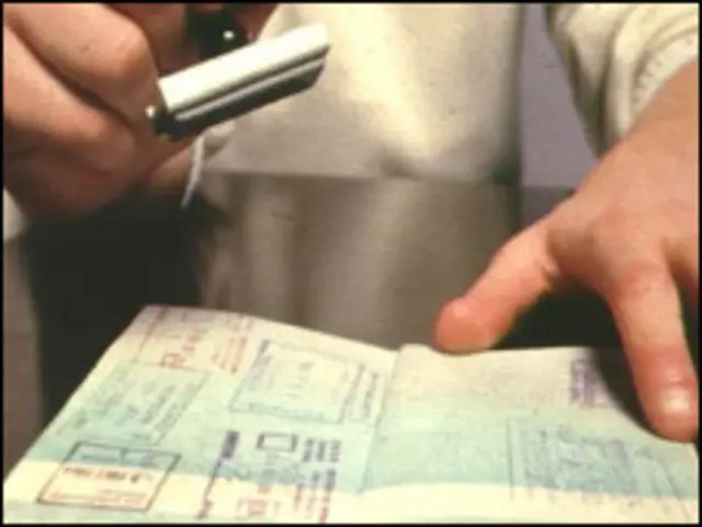 Petugas imigrasi Inggris