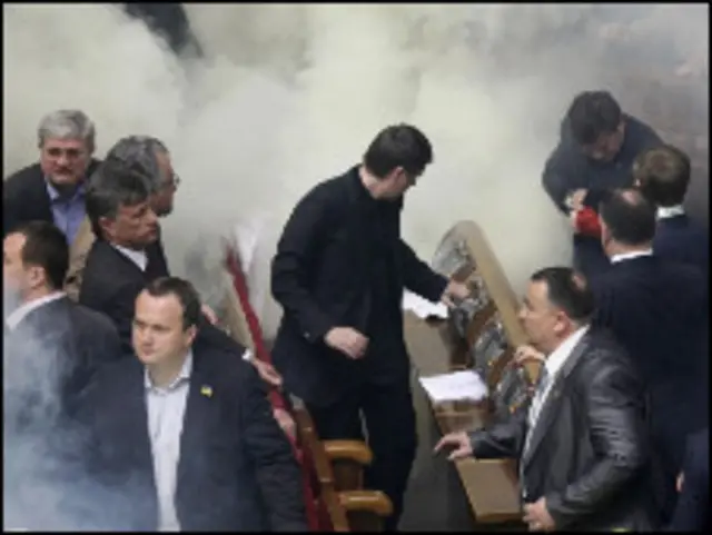 Безлади в Раді 27 квітня