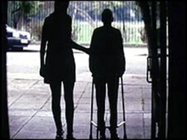 Силуэт пожилого человека