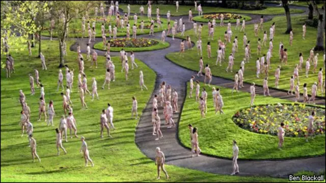 Voluntários foram escolhidos para representar diversos tipos e formas de corpos