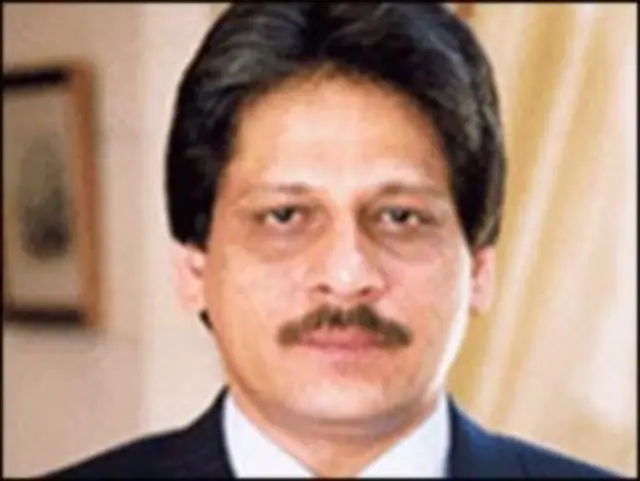 عوامی نیشنل پارٹی نے کراچی اور حیدرآباد میں کمشنری نظام ختم کر کے مقامی حکومتوں کا نظام بحال کرنے کی شدید مذمت کی ہے