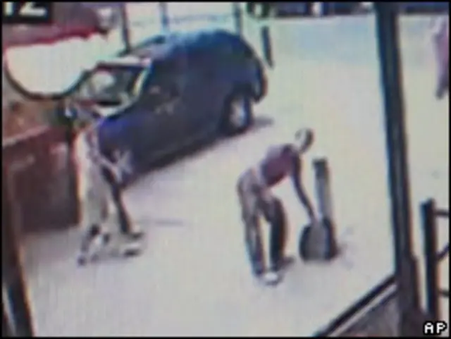 Polisi tengah mencari laki-laki yang dicurigai sebagai pelaku rencana pemboman