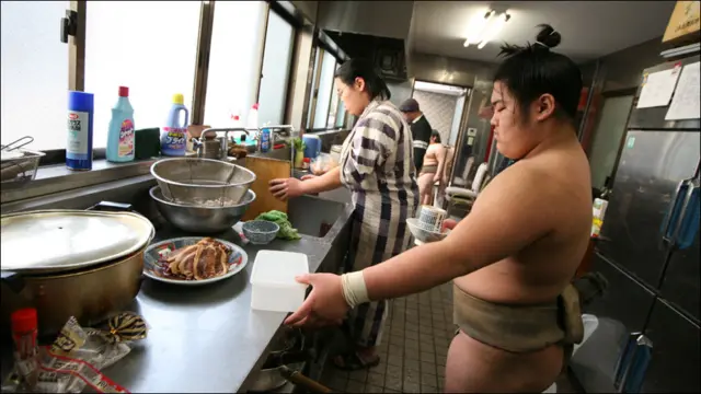 Репортаж из токийской школы сумо