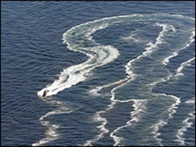 Tumpahan minyak masih berlanjut dari sumur minyak di Teluk Meksiko