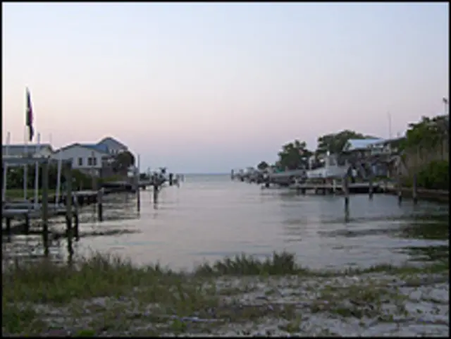 Muelles en ría de Dauphin Island