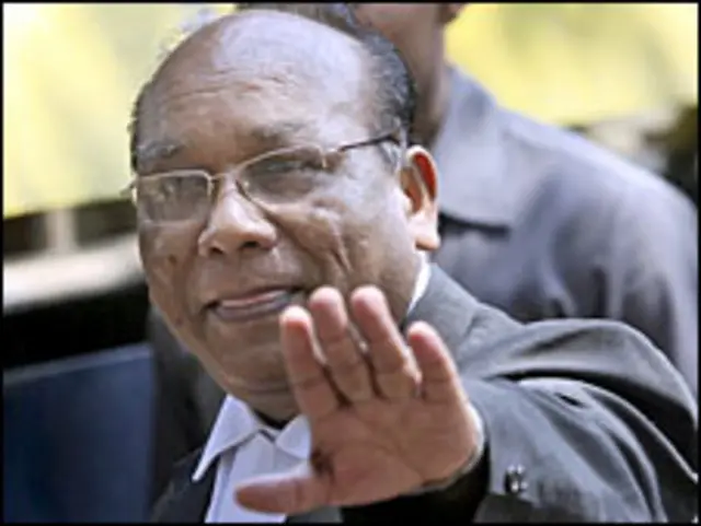 केपी पवार, कसाब के पुराने वकील