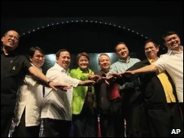 Banyak calon pejabat berasal dari elit bisnis dan politik Filipina