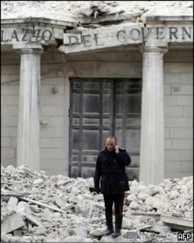 Землетрясение в Аквиле