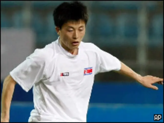 لاعب كوريا الشمالية مون إن جوك